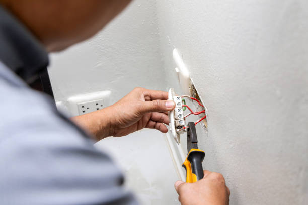 Best 24-Hour Electrician  in Center Point, IA