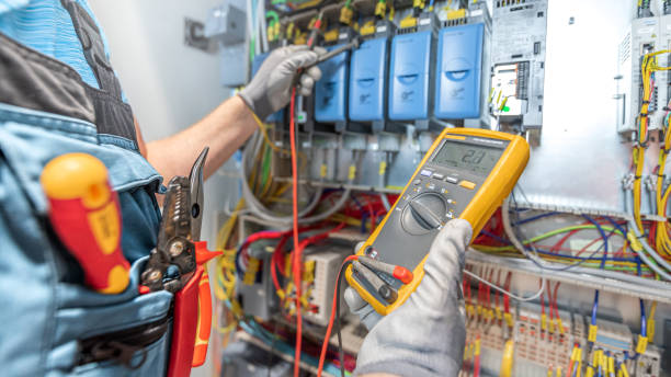  Center Point, IA Electrician Pros